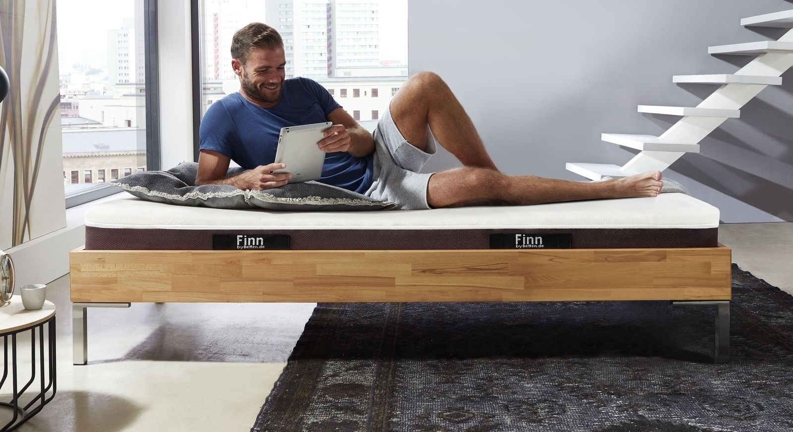 Eine Innovation exklusiv für Betten.de: das flexible Wendesystem der 4-in-1-Matratze "Finn".