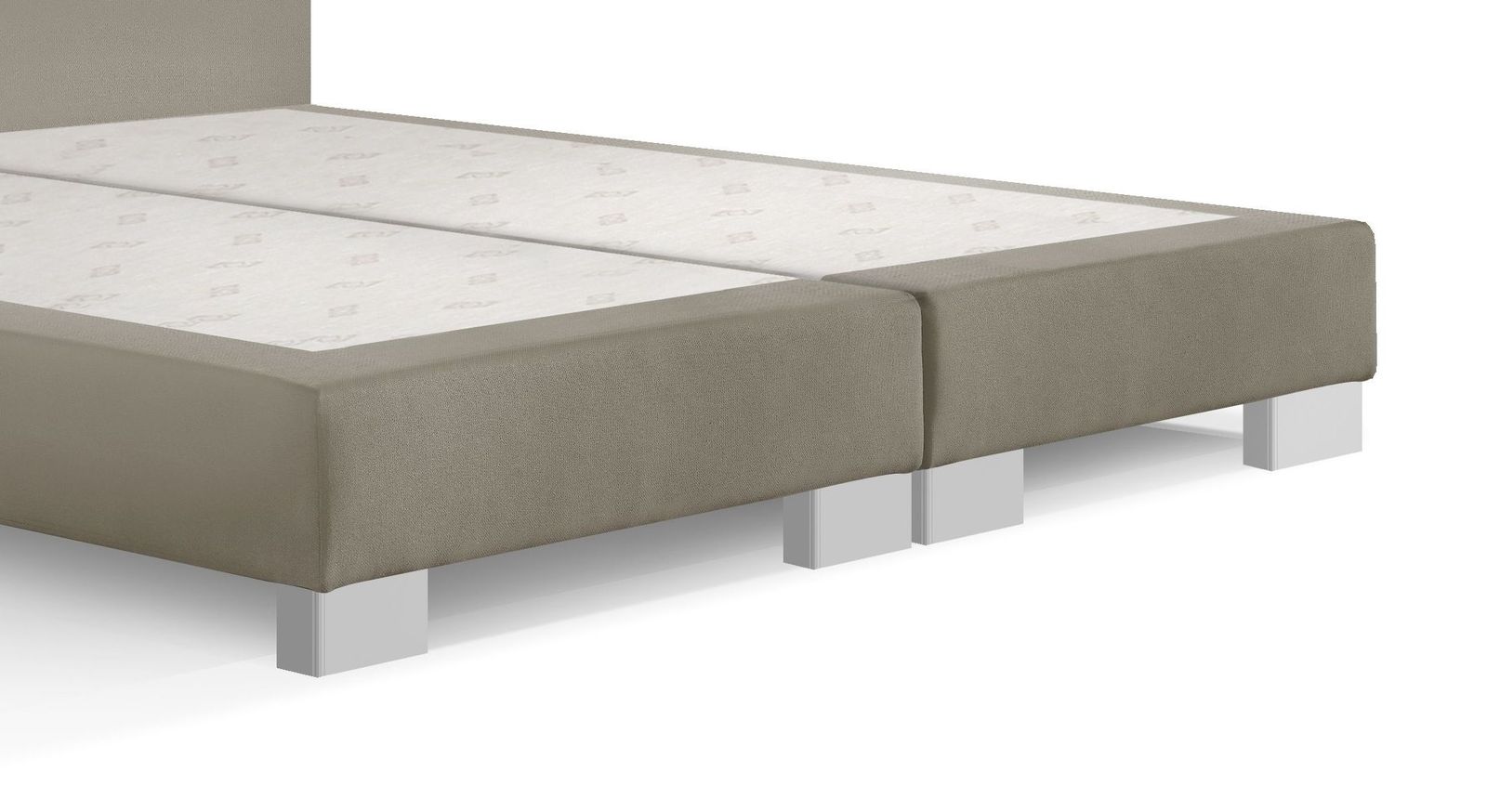 Für die Standfestigkeit der Boxspring-Base "Polar" sorgen hochwertige Holzfüße (hier silberfarben lackiert).