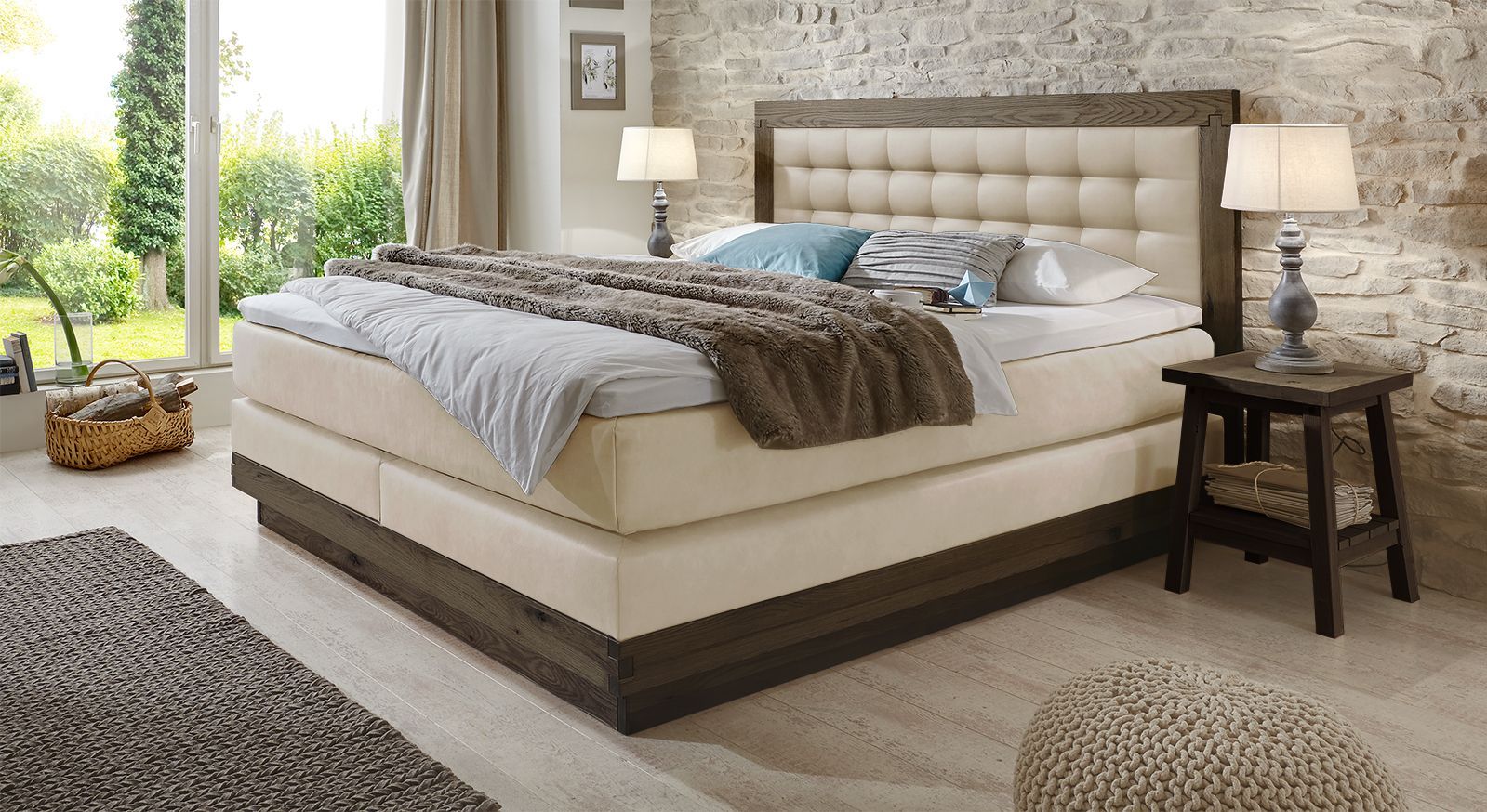 Das "Galicia" ganz natürlich: in der Kombination aus coffeefarbener Wildeiche und beigem Kunstleder.