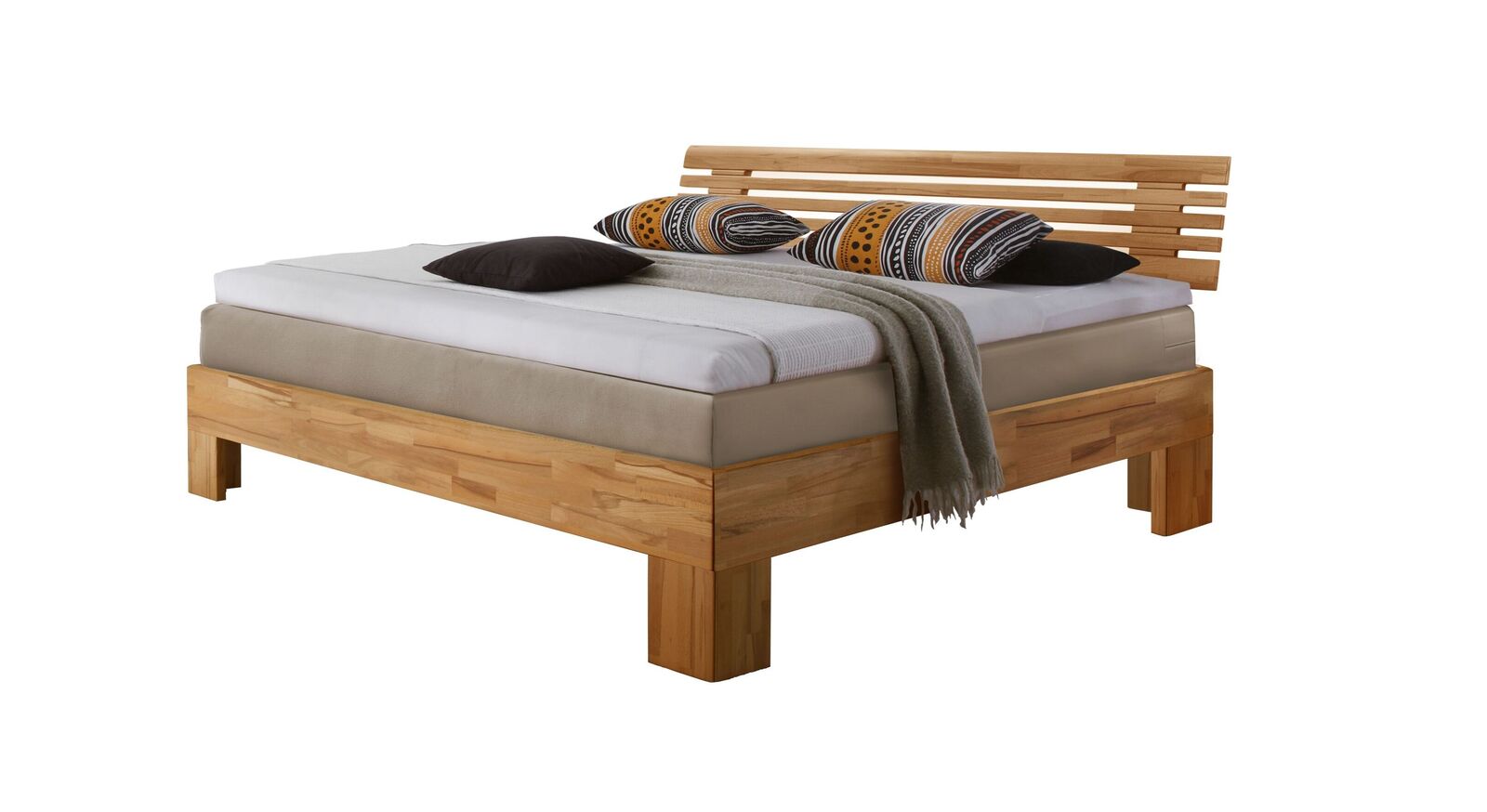 Der massive Rahmen aus Kernbuchenholz trägt das Boxspring-Einlegesystem.
