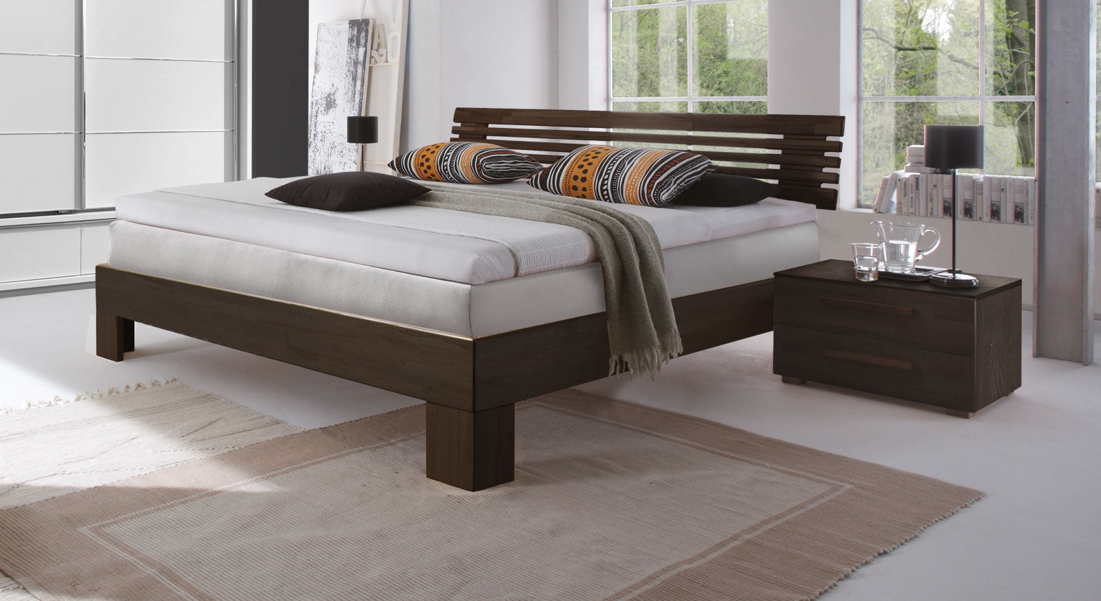 Der dunkle Farbton Wenge rückt das "Sardinien" in den Mittelpunkt und macht es zum Blickfang.