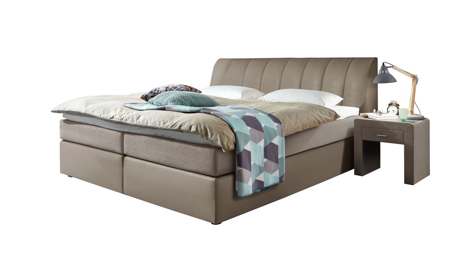 Alleskönner – das preiswerte Boxspringbett "Sydney" überzeugt mit seinem trendigen Look und hohem Schlafkomfort.