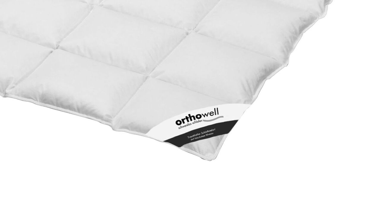 Mit der luxuriösen Daunen-Bettdecke der Marke orthowell erhalten Sie ein Qualitätsprodukt, das in Deutschland gefertigt wird.