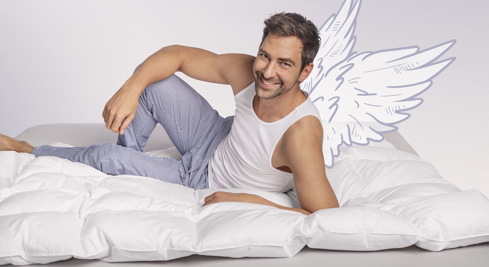 Kuschelig weich und anschmiegsam: Sie werden Ihrer neue Winter-Daunendecke "D400" extra warm einfach nur lieben.