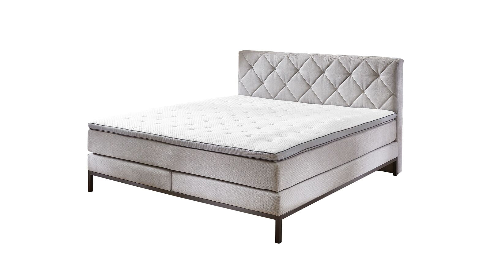 Das elegante Boxspringbett "Arjen" mit hellgrauem Webstoffbezug und stabilem Metall-Untergestell.