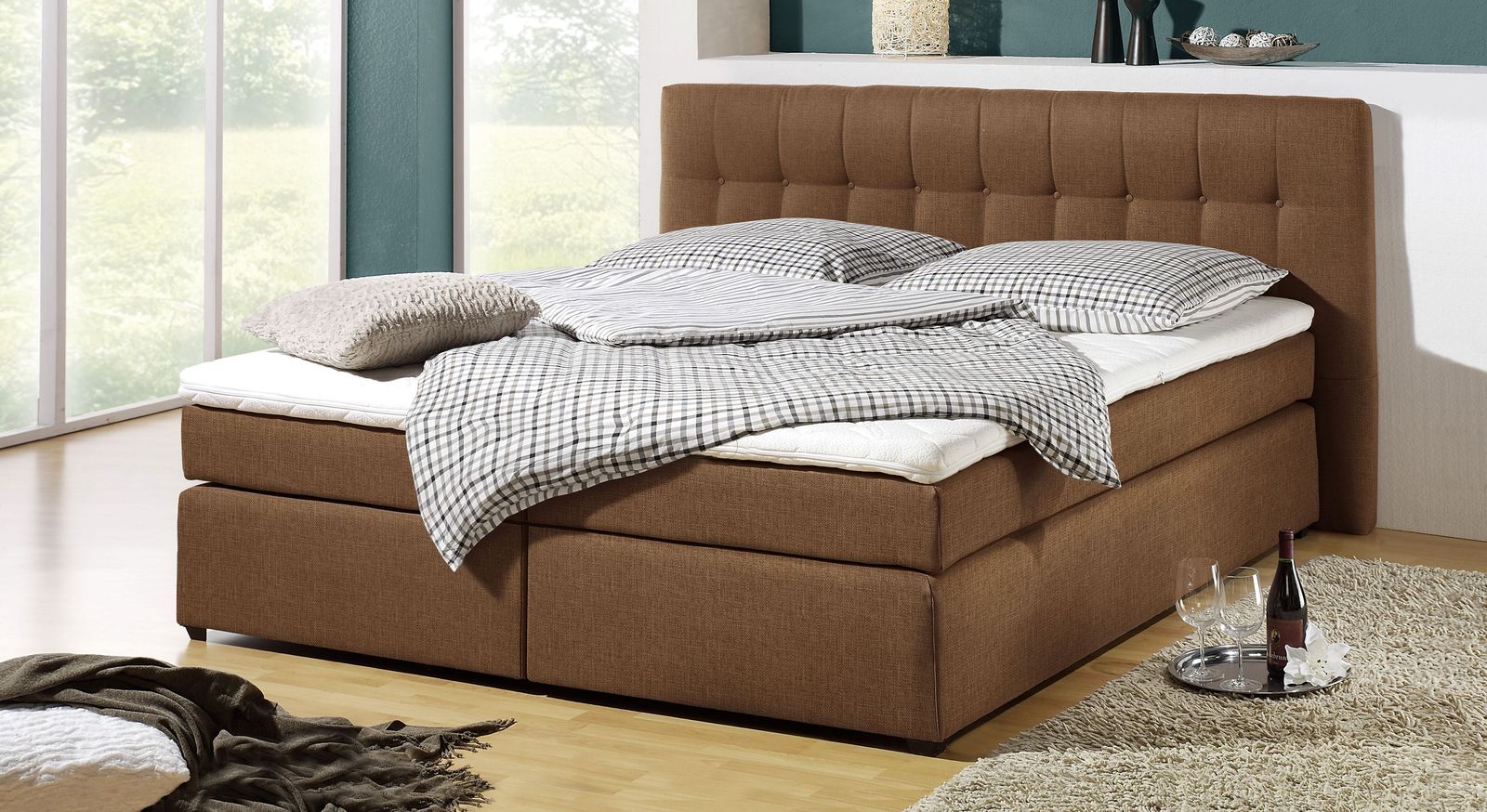 Mit dem braunen Boxspringbett "Chicago" sorgen Sie f&uuml;r ein freundlich warmes Ambiente im Schlafraum.