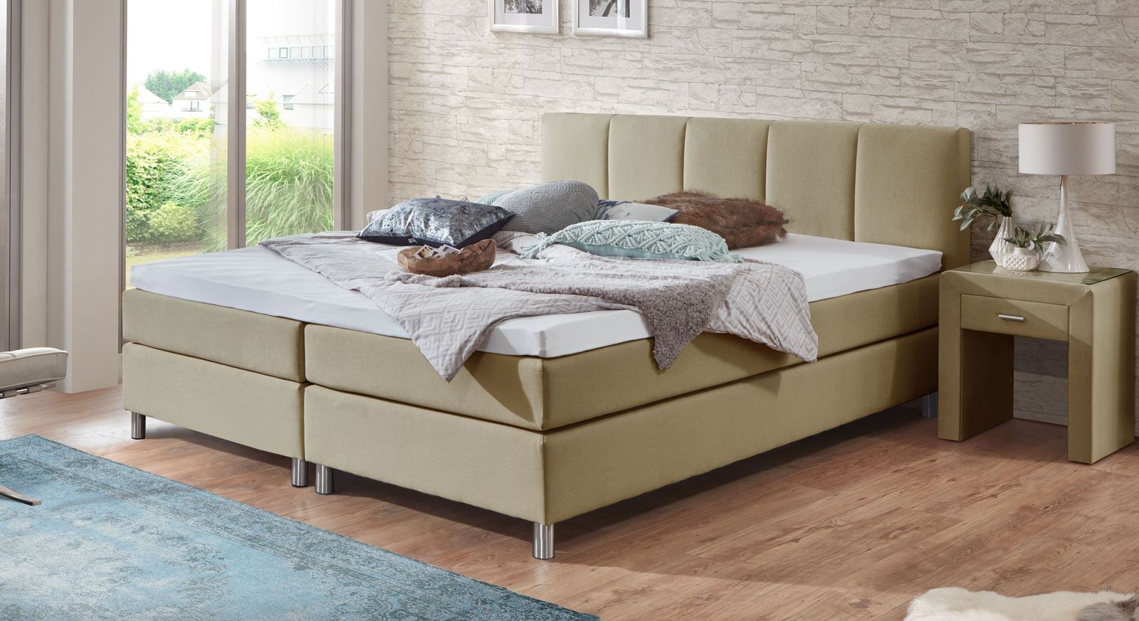 Lassen Sie sich vom 53 cm hohen Boxspringbett in der Farbe Natur ins Land der Tr&auml;ume entf&uuml;hren.