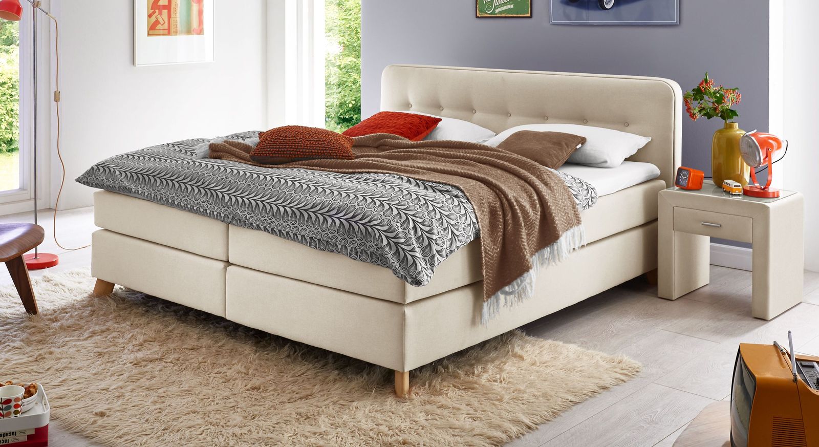 Mit dem cremefarbenen Boxspringbett "Summerford" (hier 53&nbsp;cm H&ouml;he) erhalten Sie flexiblen Komfort.