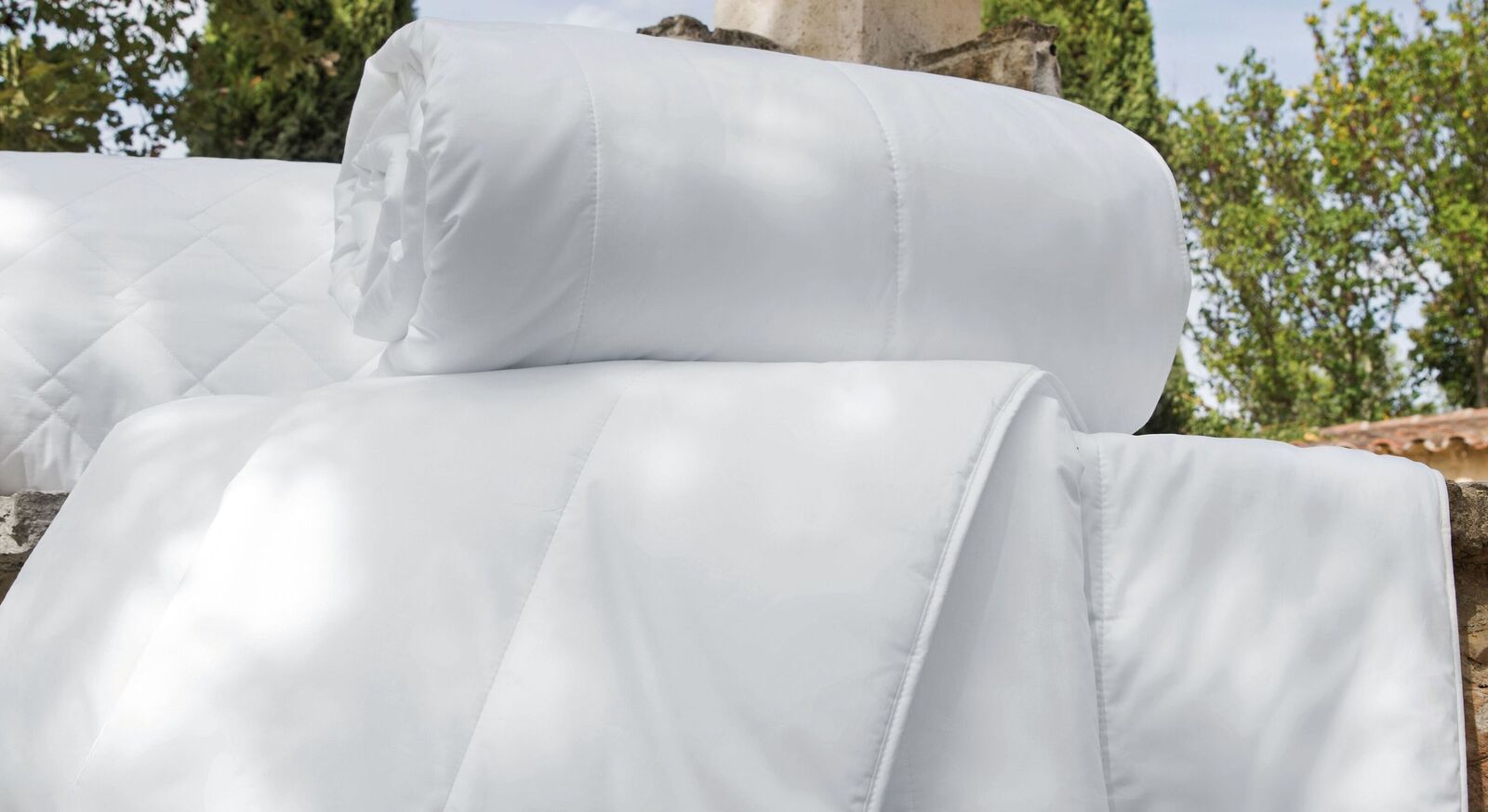 Die Centa-Star Markenfaser-Kombi-Bettdecke "Royal" warm mit innovativem PrimaLoft<sup>&reg;</sup> Gold Isolation Microfaservlies.