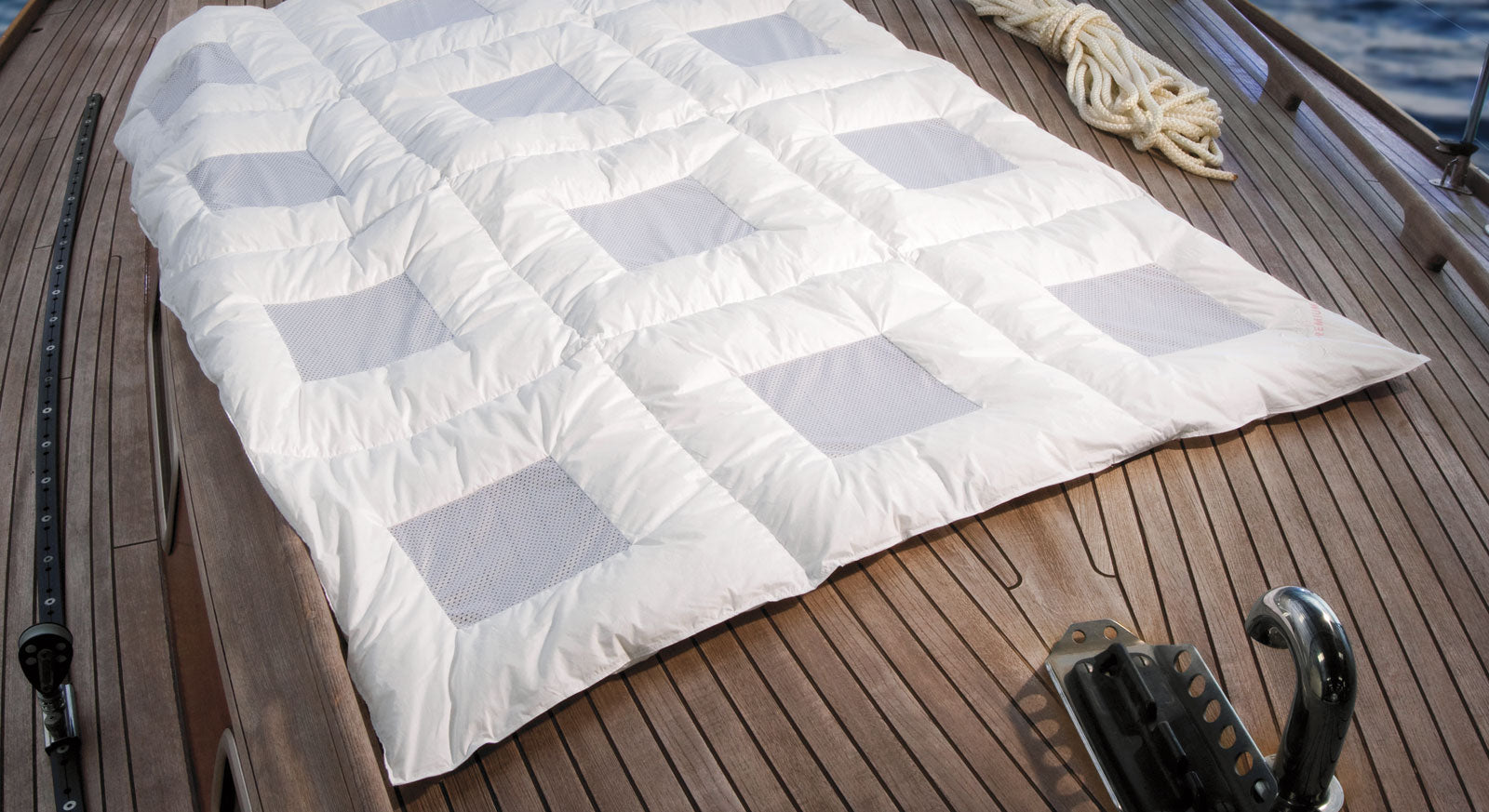 Angenehm leicht im Sommer - Daunen-Bettdecke "clima balance premium light".