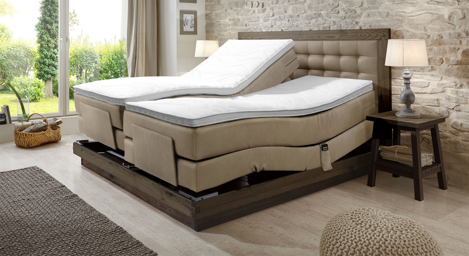 Schlafgenuss auf h&ouml;chstem Niveau – das Boxspringbett "Galicia Elektro" (hier in Beige und Coffee).