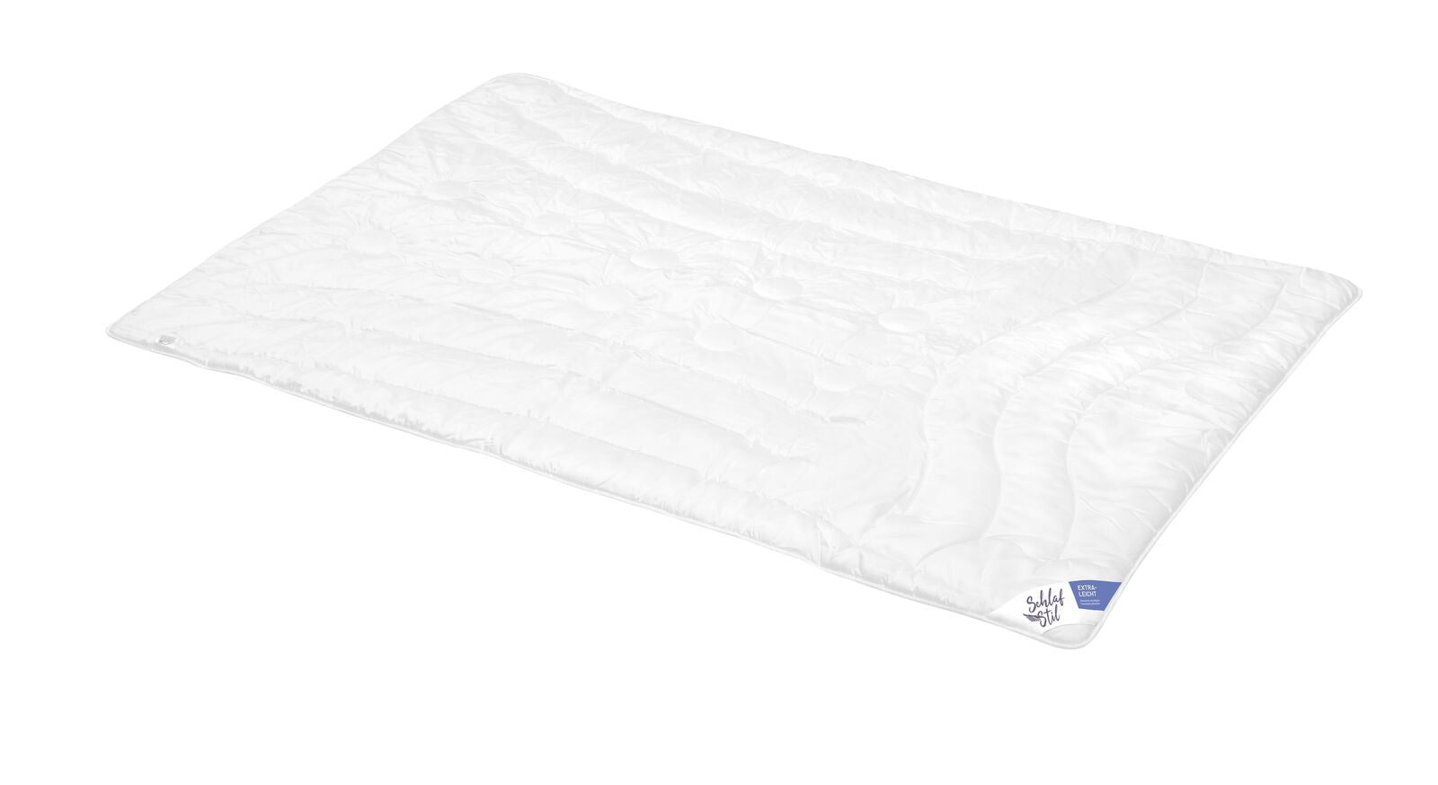 Die luxuri&ouml;se SCHLAFSTIL Cashmere-Flaum-Bettdecke "N700" extra leicht ist die perfekte Wahl f&uuml;r hei&szlig;e Sommern&auml;chte.